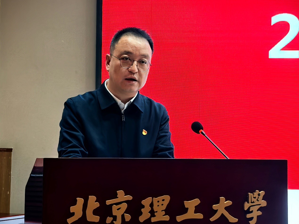 皇冠体育
召开2025年度领导班子述职述廉会_3.jpg